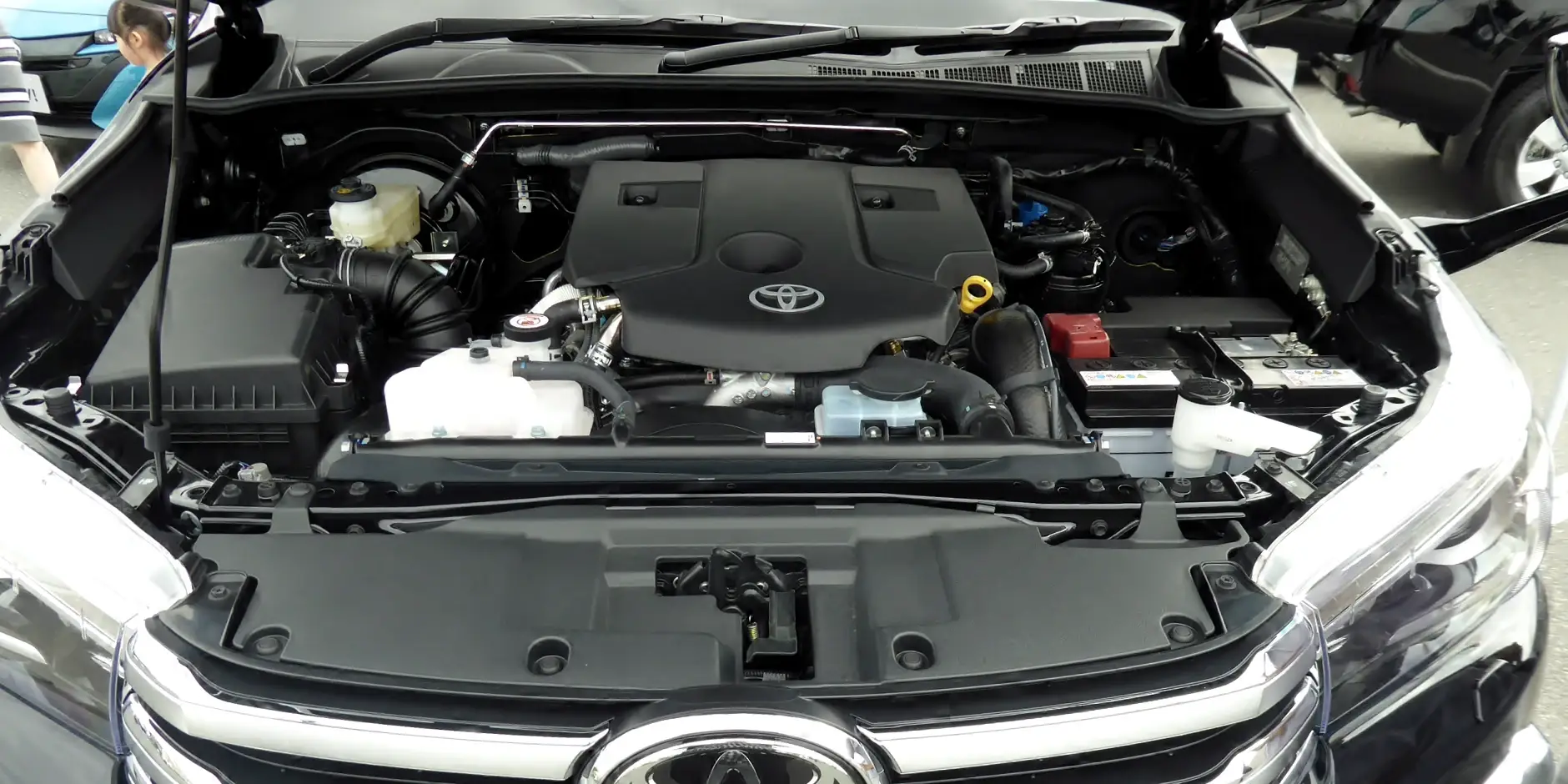 Motor de una Toyota Hilux Camioneta Minera, identificado como 2GD-FTV en la ficha de origen. Fotografía de referencia
